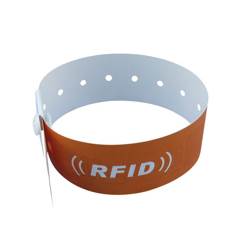 Vad är skillnaden mellan RFID-armband och identifieringsarmband?